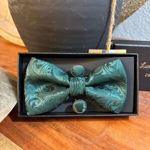 Elegant Green Paisley Bow Tie Set NEW in box